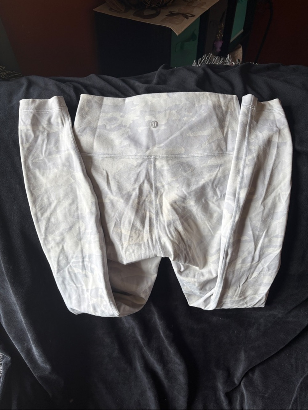 lululemon athletic women’s White Subtle Camo Joggers